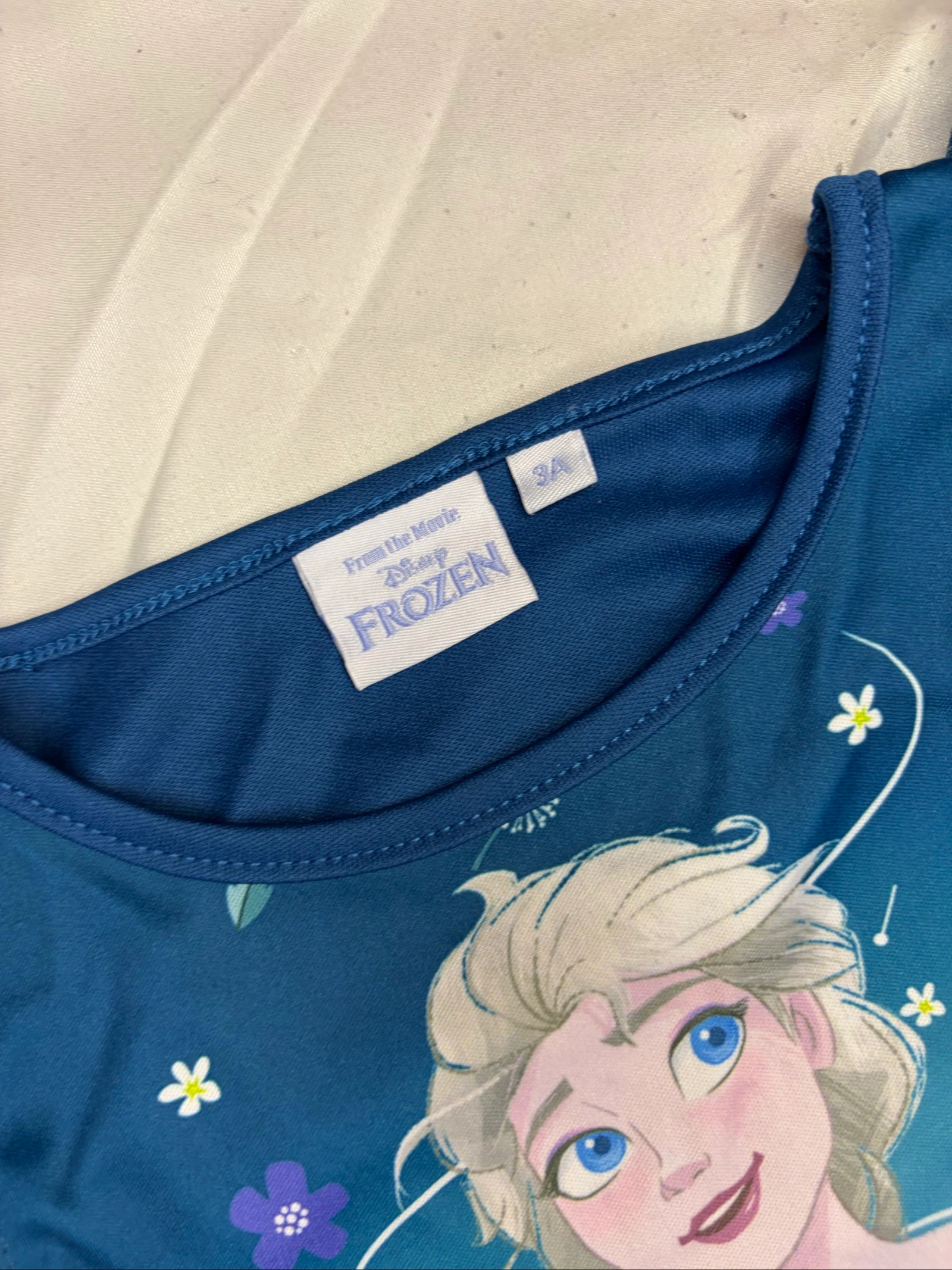 Vestido La Reine des Neiges Elsa - 3 anos - Disney – photo 5